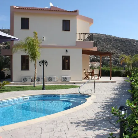 Luxury Rental, Two Bedroom With Private Pool And Garden,