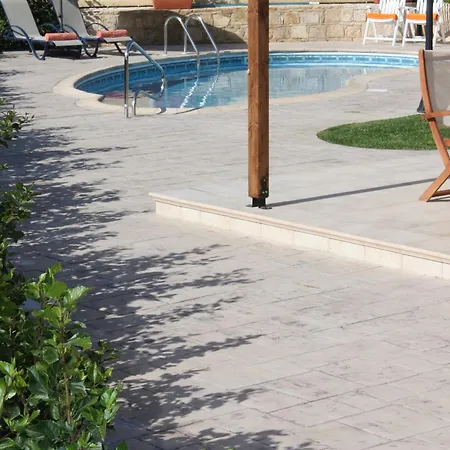 Villa Luxury Rental, Two Bedroom With Private Pool And Garden,