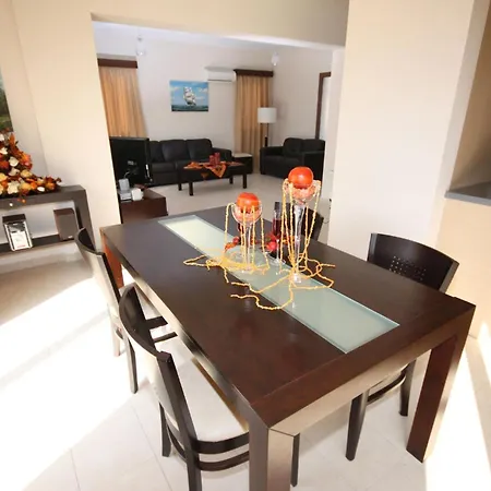 Luxury Rental, Two Bedroom With Private Pool And Garden, Villa