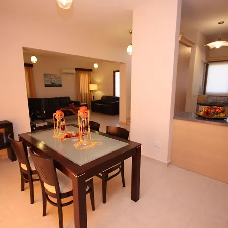 Luxury Rental, Two Bedroom With Private Pool And Garden,