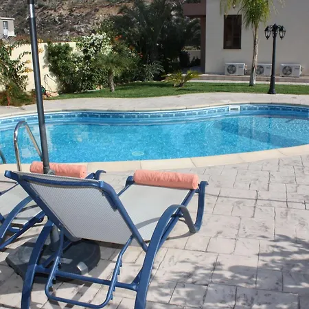 Luxury Rental, Two Bedroom With Private Pool And Garden, Vila *