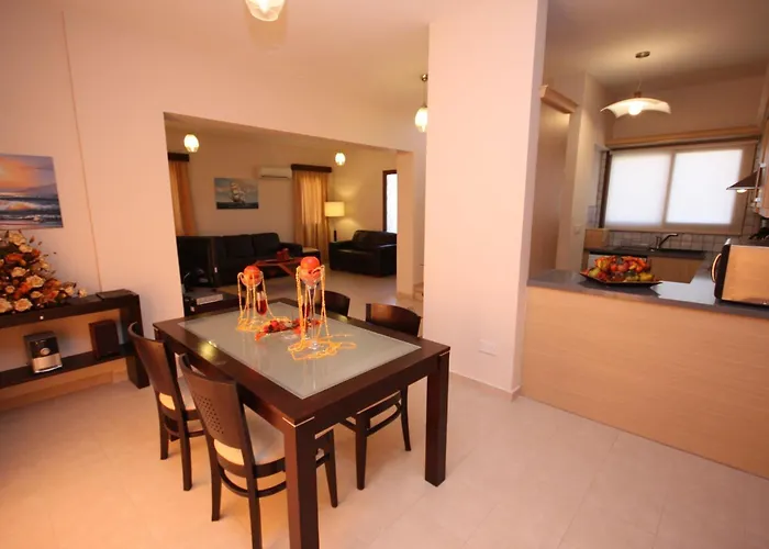 Luxury Rental, Two Bedroom With Private Pool And Garden,